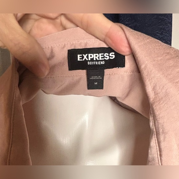 Express size Medium - Picture 2 of 3